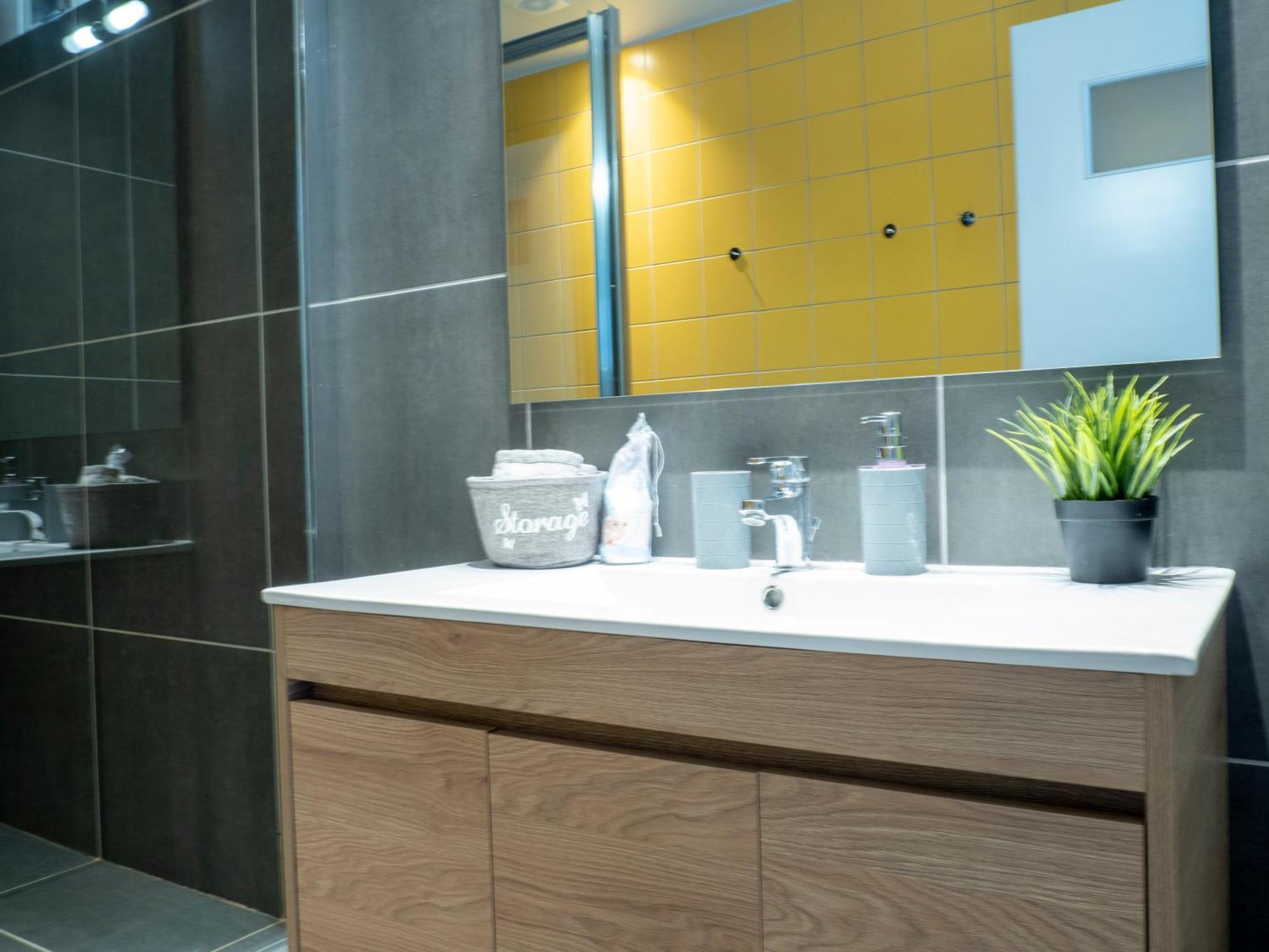 Modern Atg Apartment Athens
